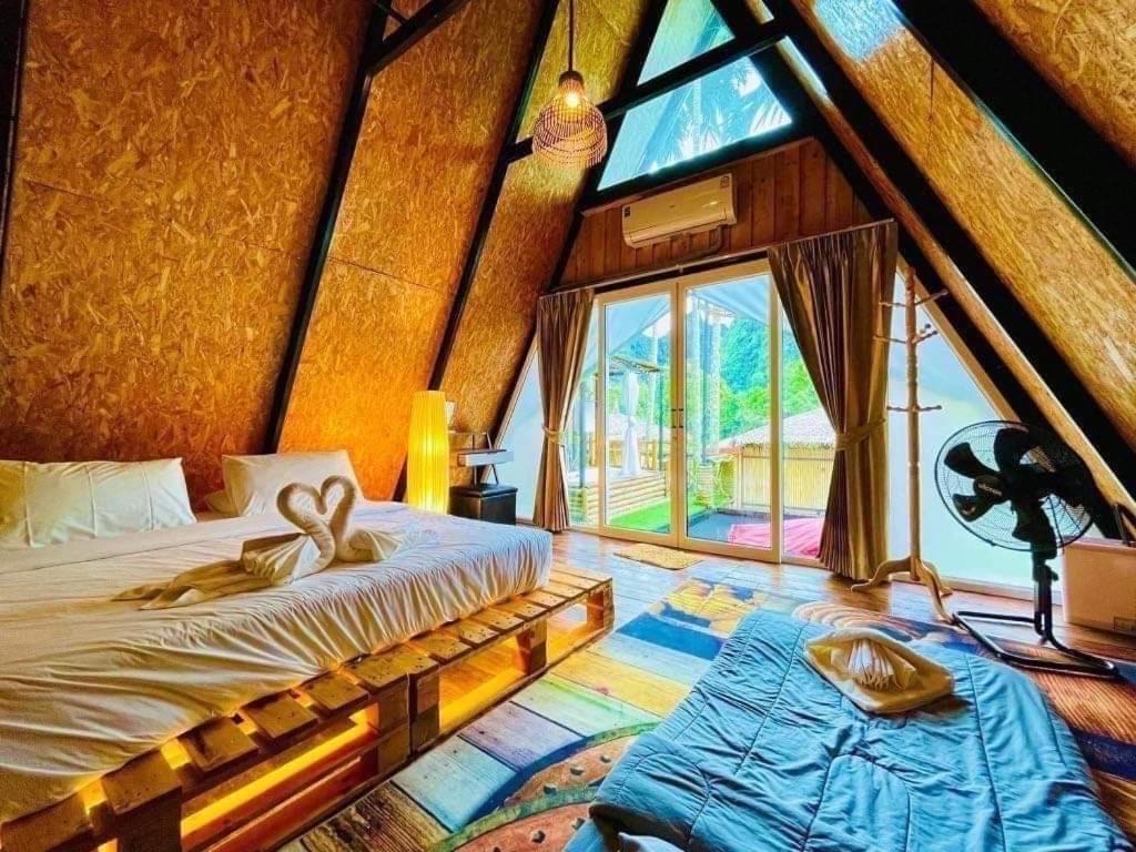 Bridge Hill Cafe Glamping Hotel Khao Sok National Park Exterior photo
